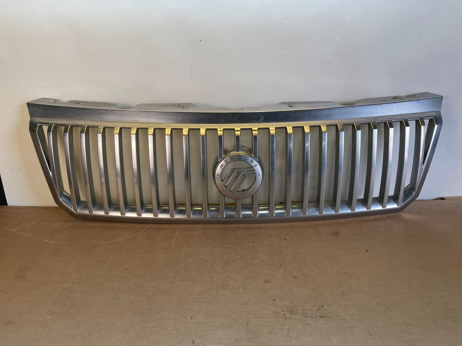 2002 to 2005 Mercury Mountaineer Front Upper Grill Grille AG0873 DG0