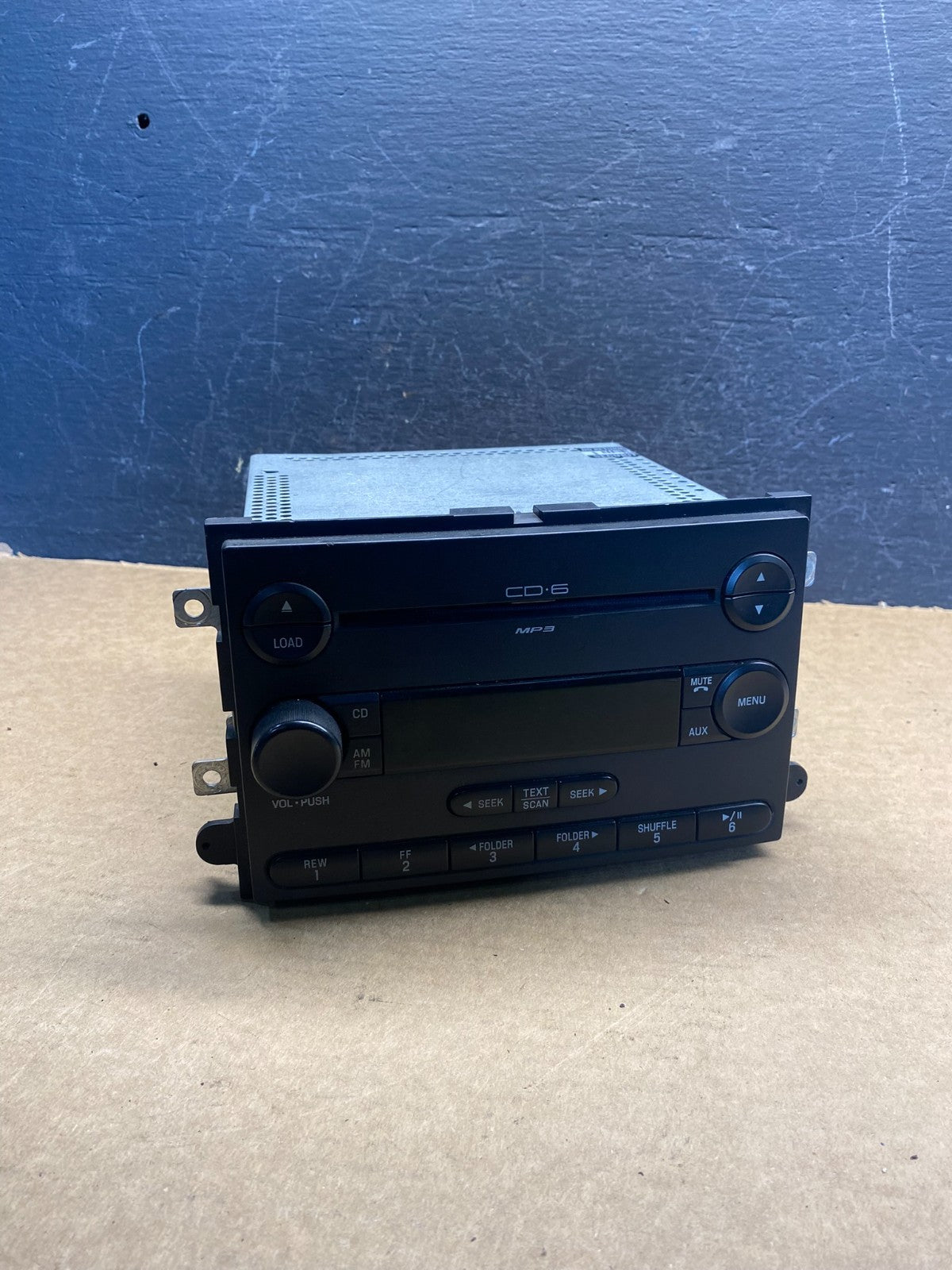 2004 to 2008 Ford F150 Mustang Radio Stereo Audio AM/FM ad9872 DG0