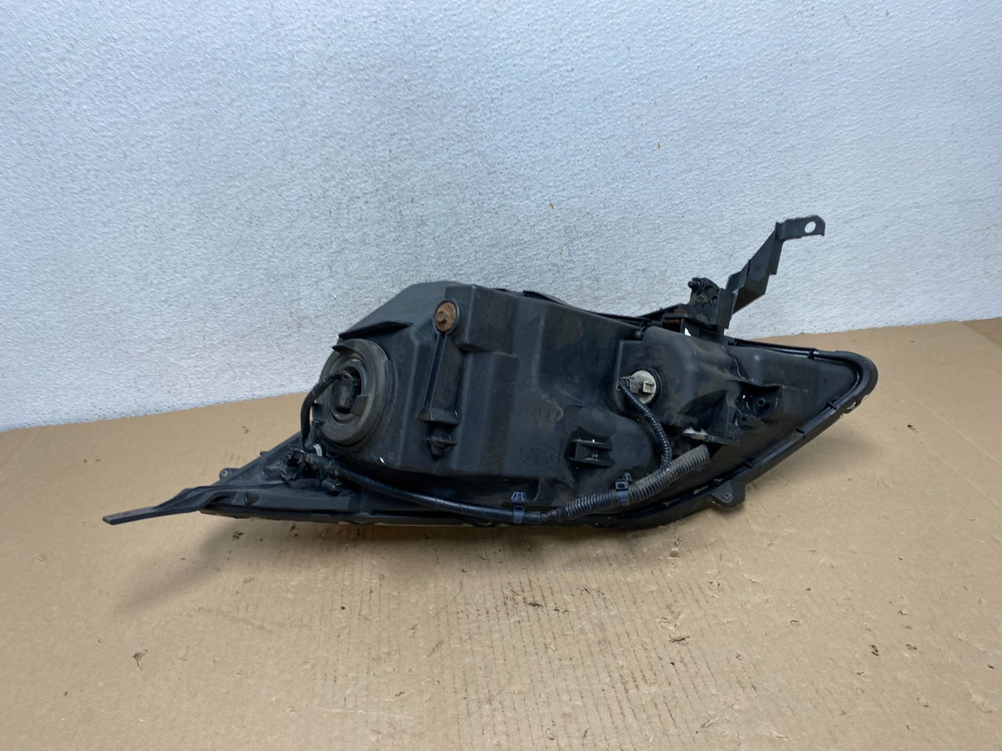 2007 to 2011 Honda CR-V Crv Right Passenger Side Headlight Halogen AF3220 DW5