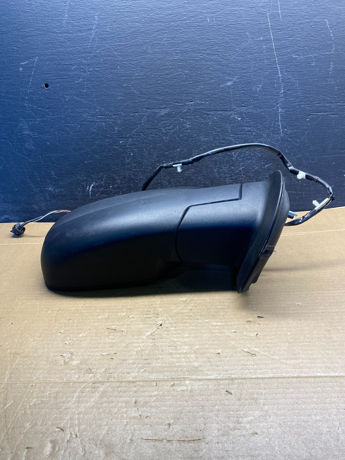 2007-2013 Chevrolet Tahoe Silverado Suburban Right Passenger Mirror AD6628 DW2
