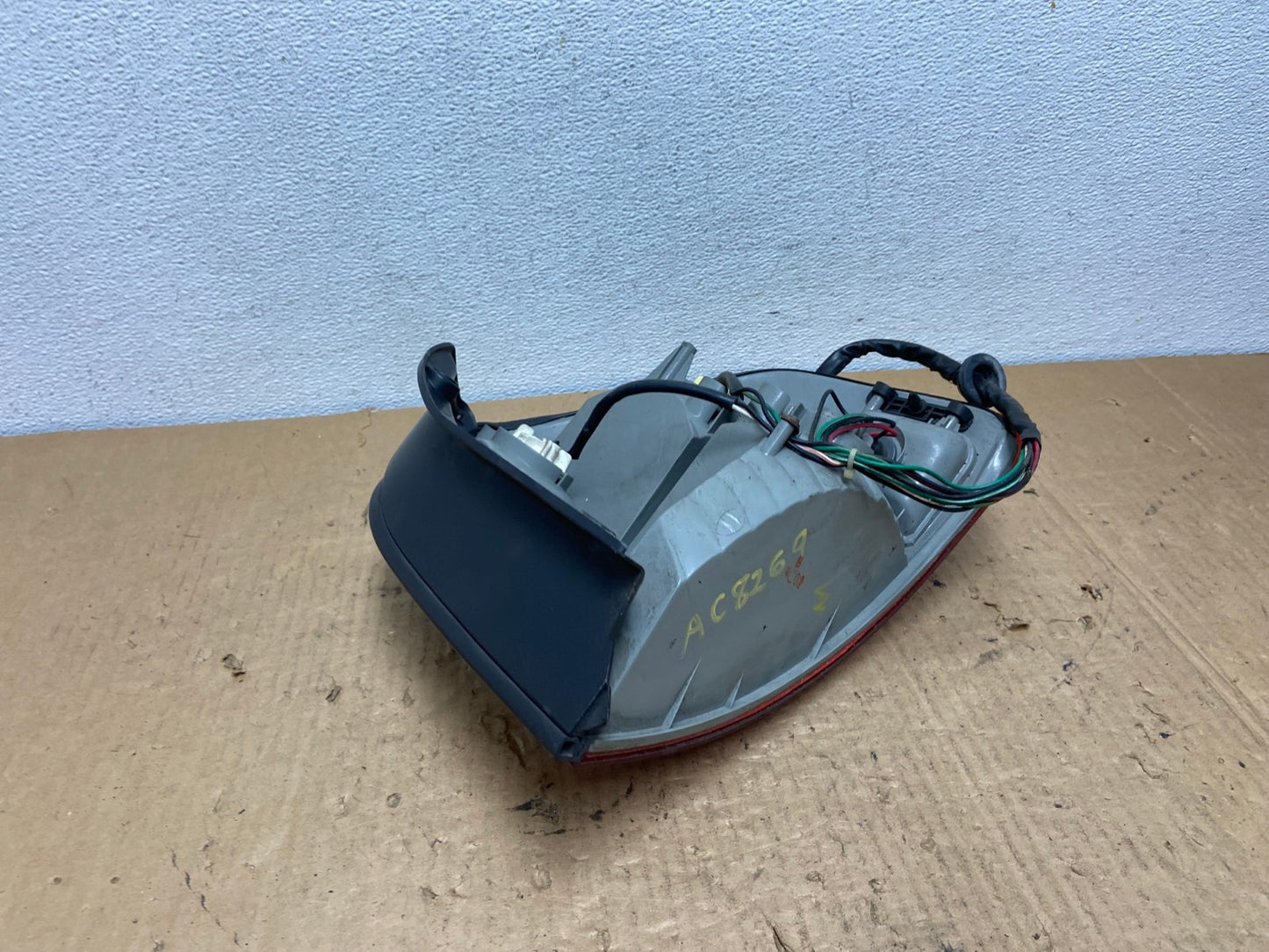 2001 - 2004 Hyundai Santa Fe Left Driver LH Side Tail Light AC8269 LK4