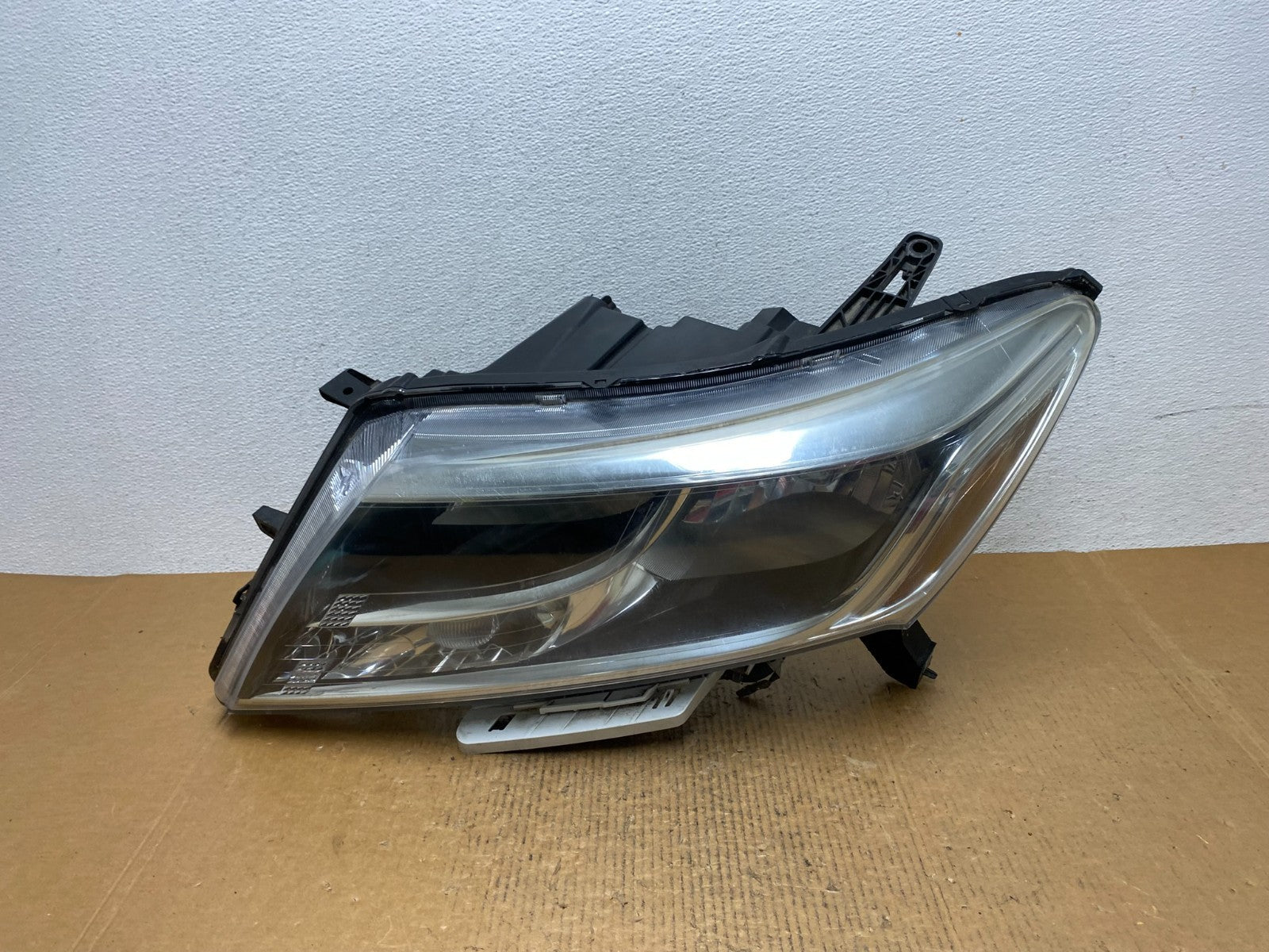 2013 - 2016 Nissan Pathfinder Left Driver LH Side Headlight Halogen AE12280