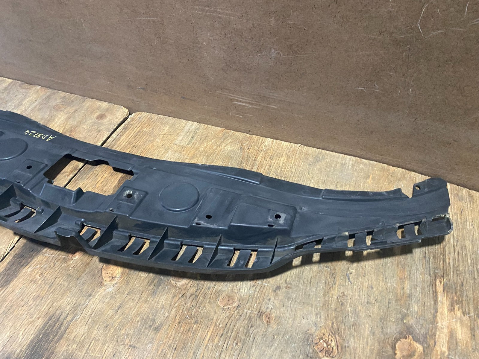 2011 to 2014 Chrysler 300 Front Bumper Upper Radiator Support Cover AD87243