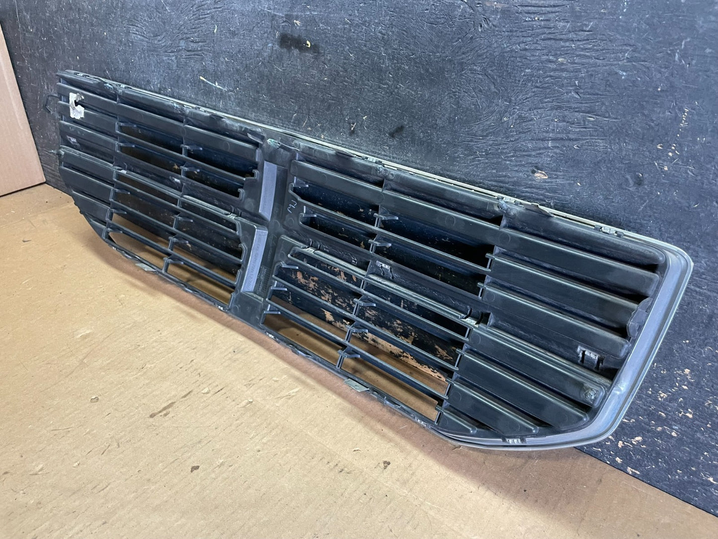 2007 2008 2009 2010 Dodge Caliber Upper Front Chrome Grill Grille AA2272 DG6