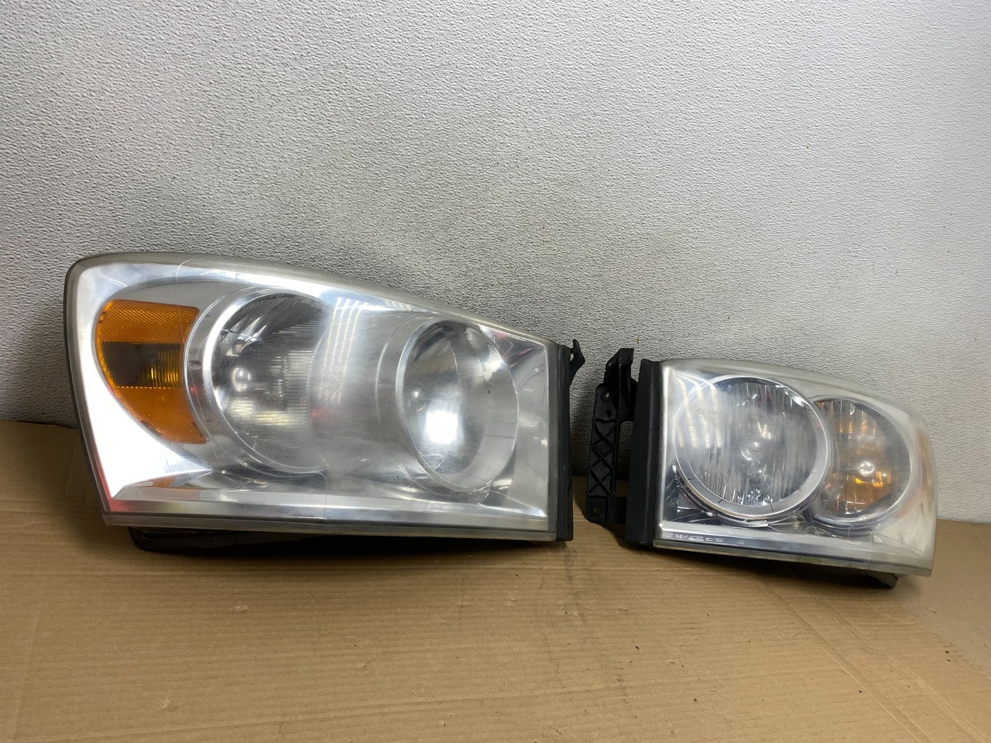 2006 to 2008 Dodge Ram Left+Right Side Set Halogen Headlights AG8864 DW1