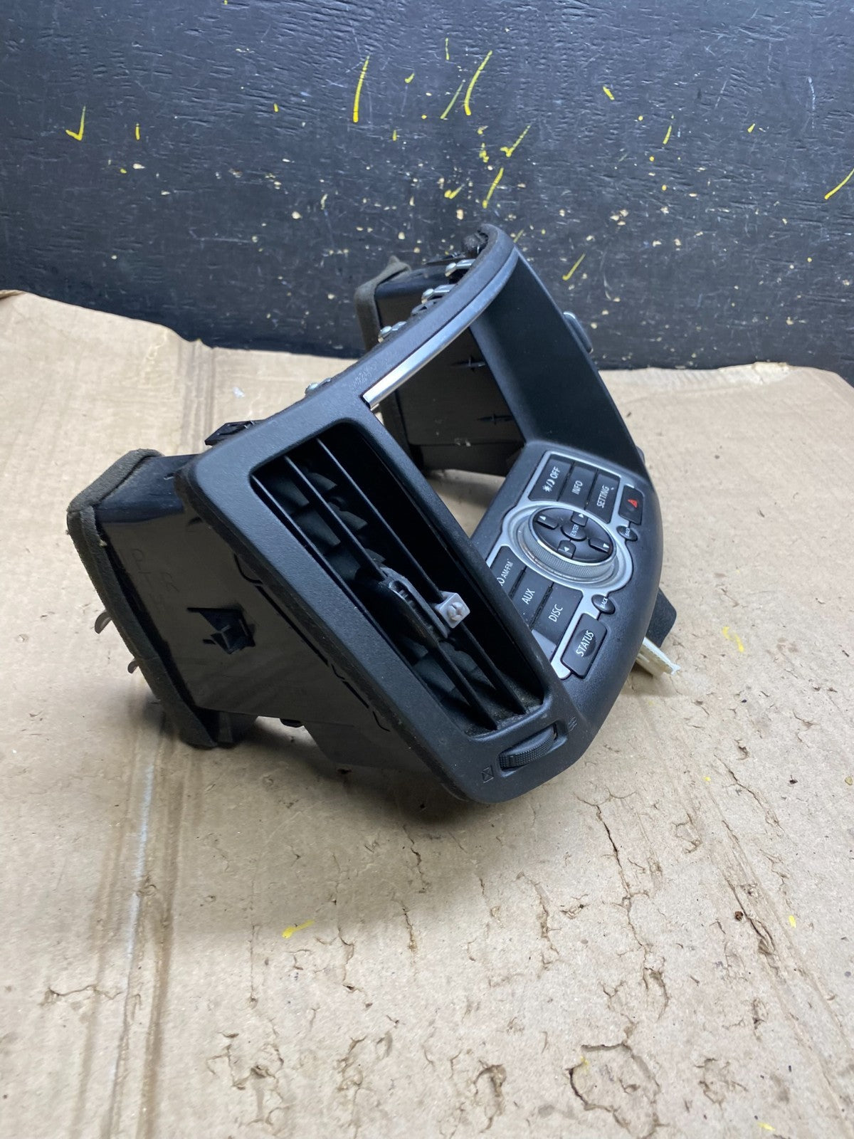 2008 - 2012 Infiniti G35 EX35 Radio Player Screen Panel Bezel X6122 DG1