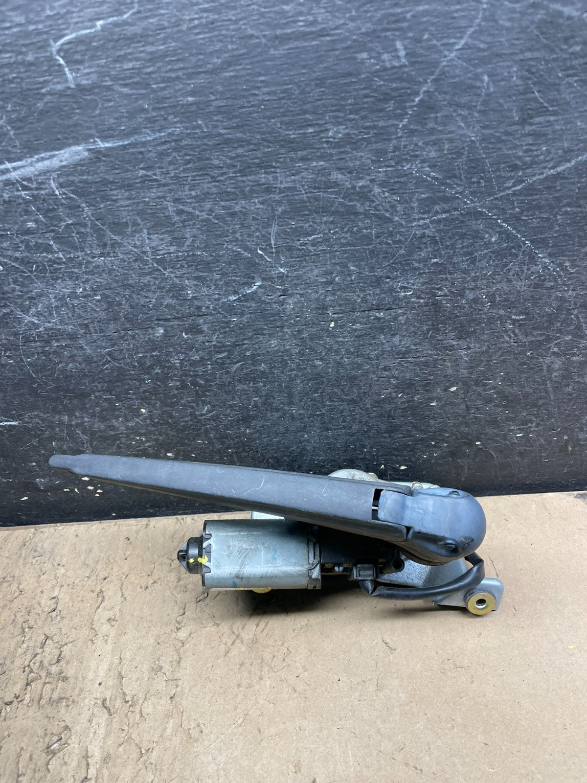 1999 to 2005 Saab 9-5 Wagon OEM Rear Windshield Wiper Motor W6839 DG0