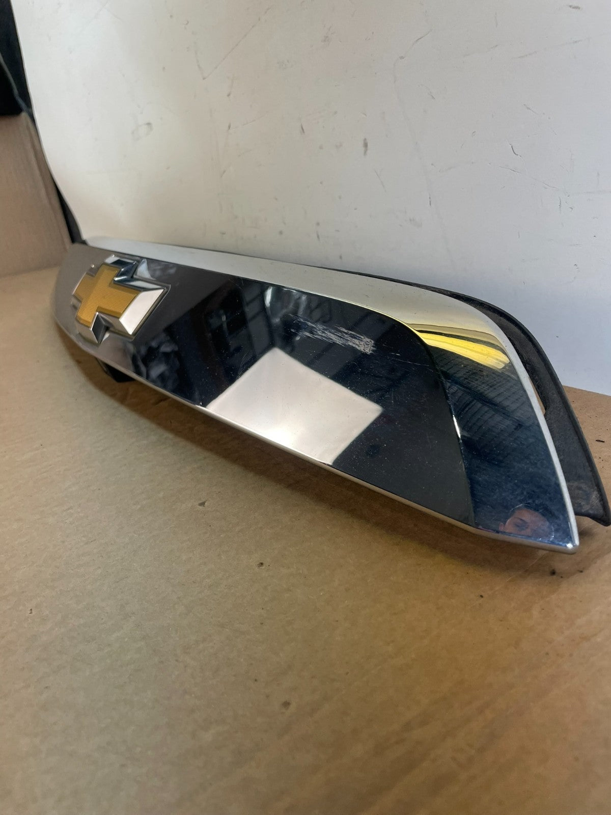 2013 to 2017 Chevrolet Traverse Liftgate Trunk Chrome Molding W/Camera AG2959 DG1