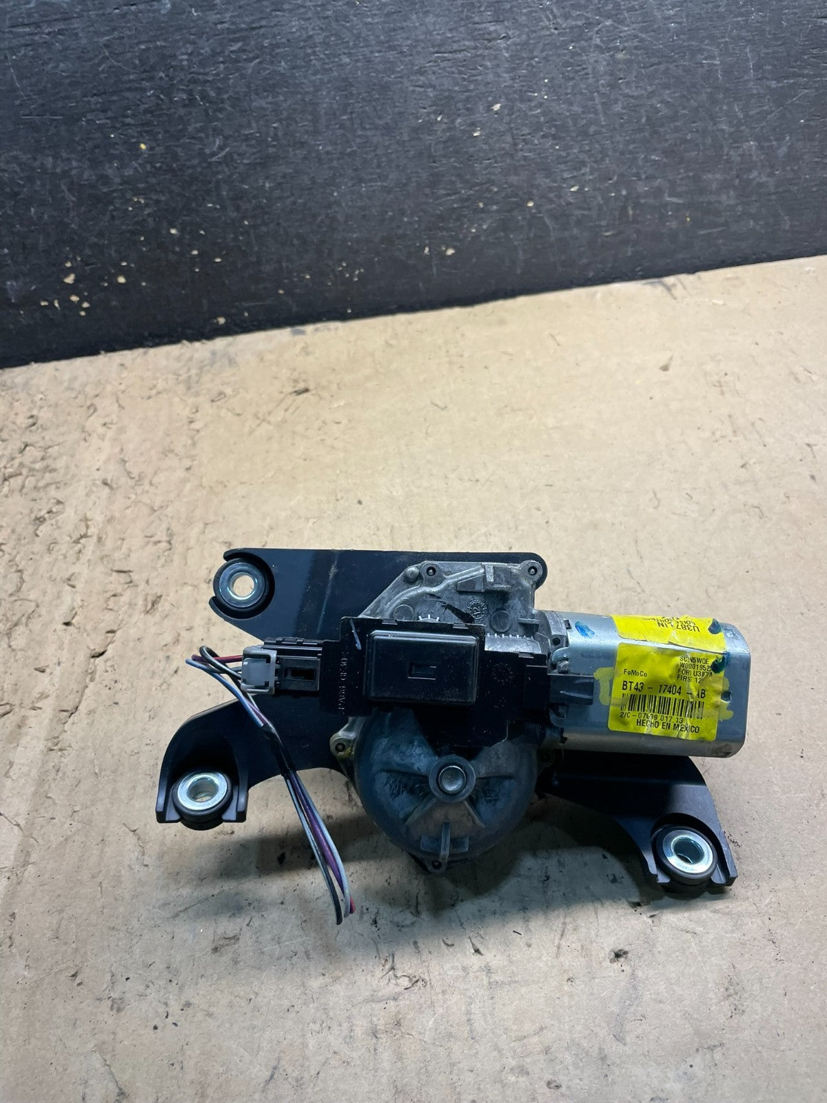 2011 to 2014 Ford Edge Licnoln MKX Rear Windshield Wiper Motor OEM W6855 DG5