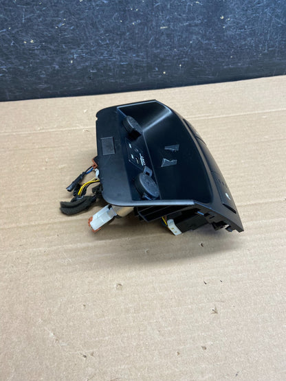 2011-2013 Kia Sorento Center Seat Heater Switches Aux USB Power Outlet AG5088 DG2