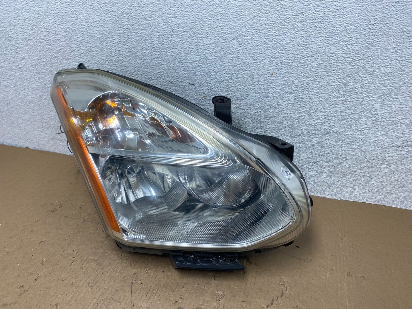 2009-2013 Nissan Rogue Right Passenger Xenon HID Headlight AD8088 DW1