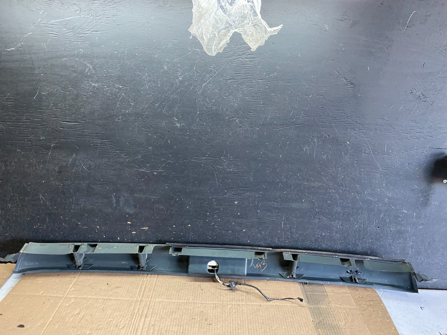 1999 Chevrolet Express 3rd Third Brake Light Trim Spoiler Q0601 DG8