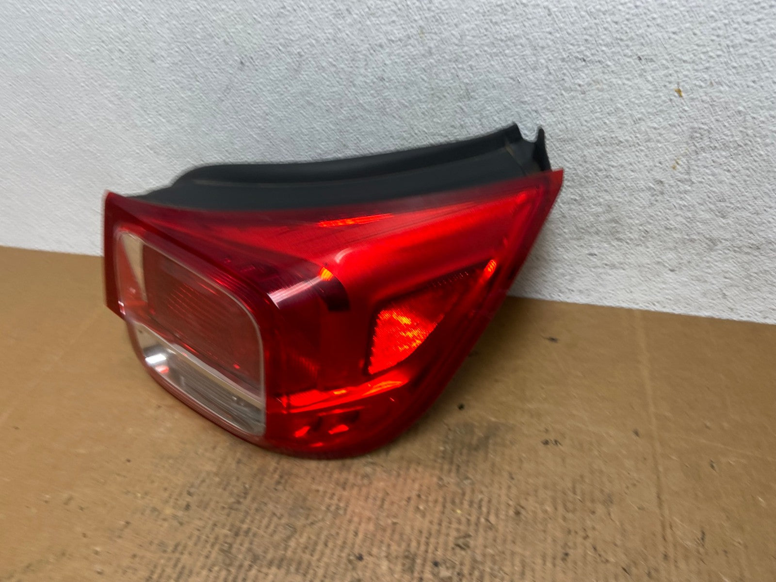 No Led Trim 2013-2015 Chevrolet Malibu Right Passenger Side Tail Light AE1656 LK1