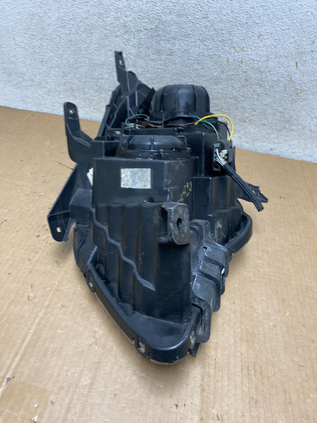 2010 - 2015 Chevrolet Equinox Halogen Headlight Right Passenger Side AI8920 DW8