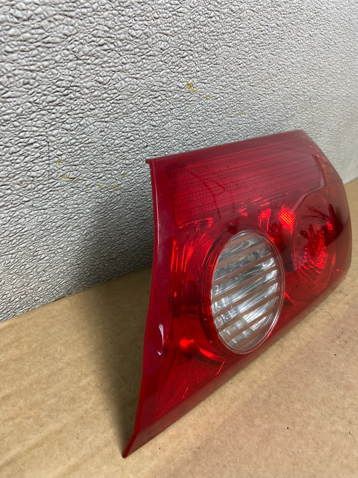 2006 - 2010 Toyota Sienna Right Passenger Side Rh Inner Tail Light Oem AB2602 DW1