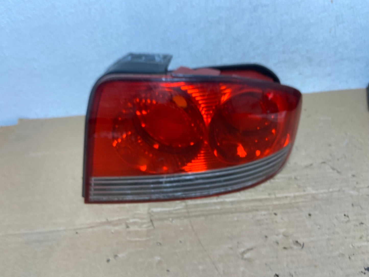 2002 - 2005 Hyundai Sonata Right Passenger RH Side Tail Light AD4109 LK0