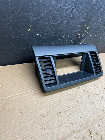 2003-2007 Nissan Murano Radio Center Console Display Bezel Air Vent OEM W1897 DG1