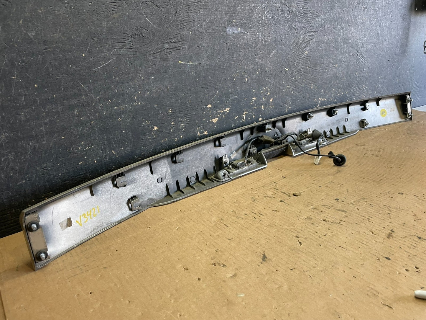 2006-2011 Kia Rondo Carens Rear Tailgate Trunk Garnish Trim OEM AA5969 DG9