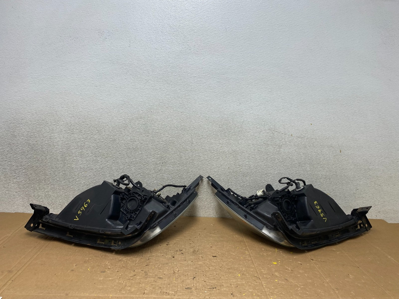 2005 2006 2007 Honda Odyssey Left+Right Set Halogen Headlights V5963 DW11