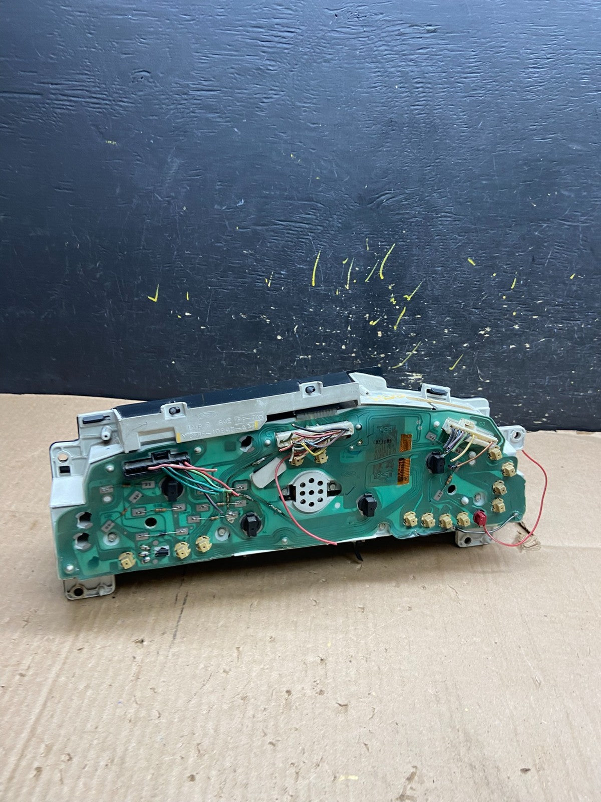 2001 - 2002 Ford Econoline E250 E350 Van Speedometer Instrument Cluster Y2484 DG3