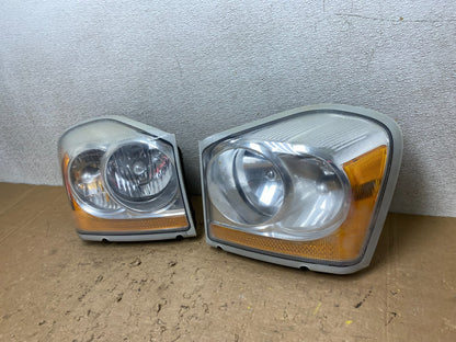 2004 - 2005 Dodge Durango Left+Right Side Headlights V8220 DW1
