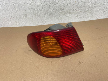 1998 1999 2000 Toyota Corolla Left Driver Lh Side Tail light AD6439 LK0