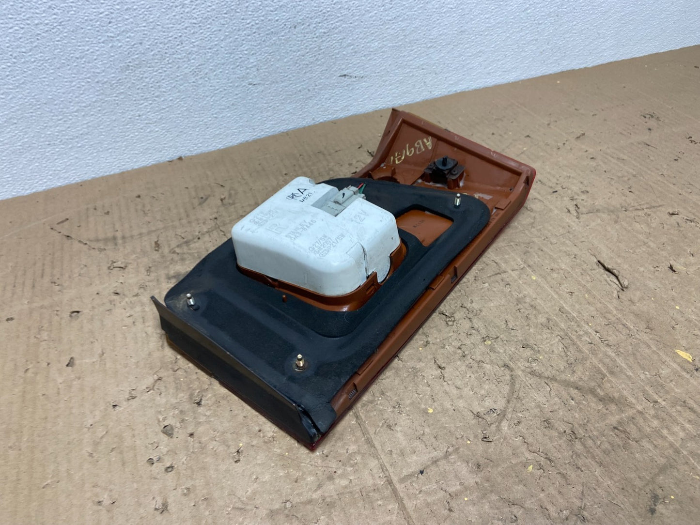 1990 to 1991 Honda Accord Coupe Right Passenger Inner Tail Light OEM AB9870 DW6