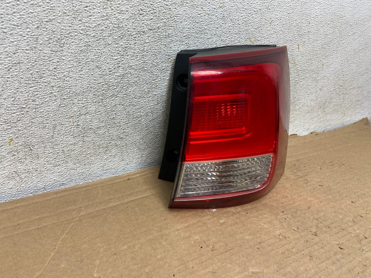 2014 2015 Kia Sorento Right Passenger Rh Tail Light AH8456 LK1