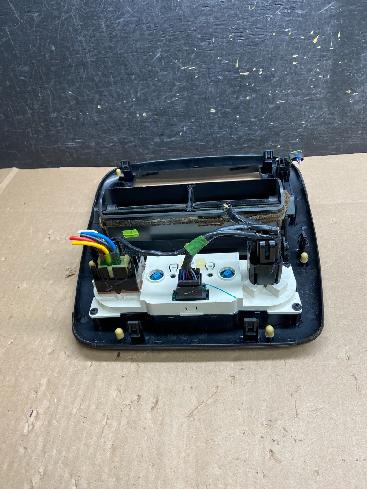2002 to 2005 Ford Explorer Radio Dash Bezel Climate Control Air Vent AI6407 DG3