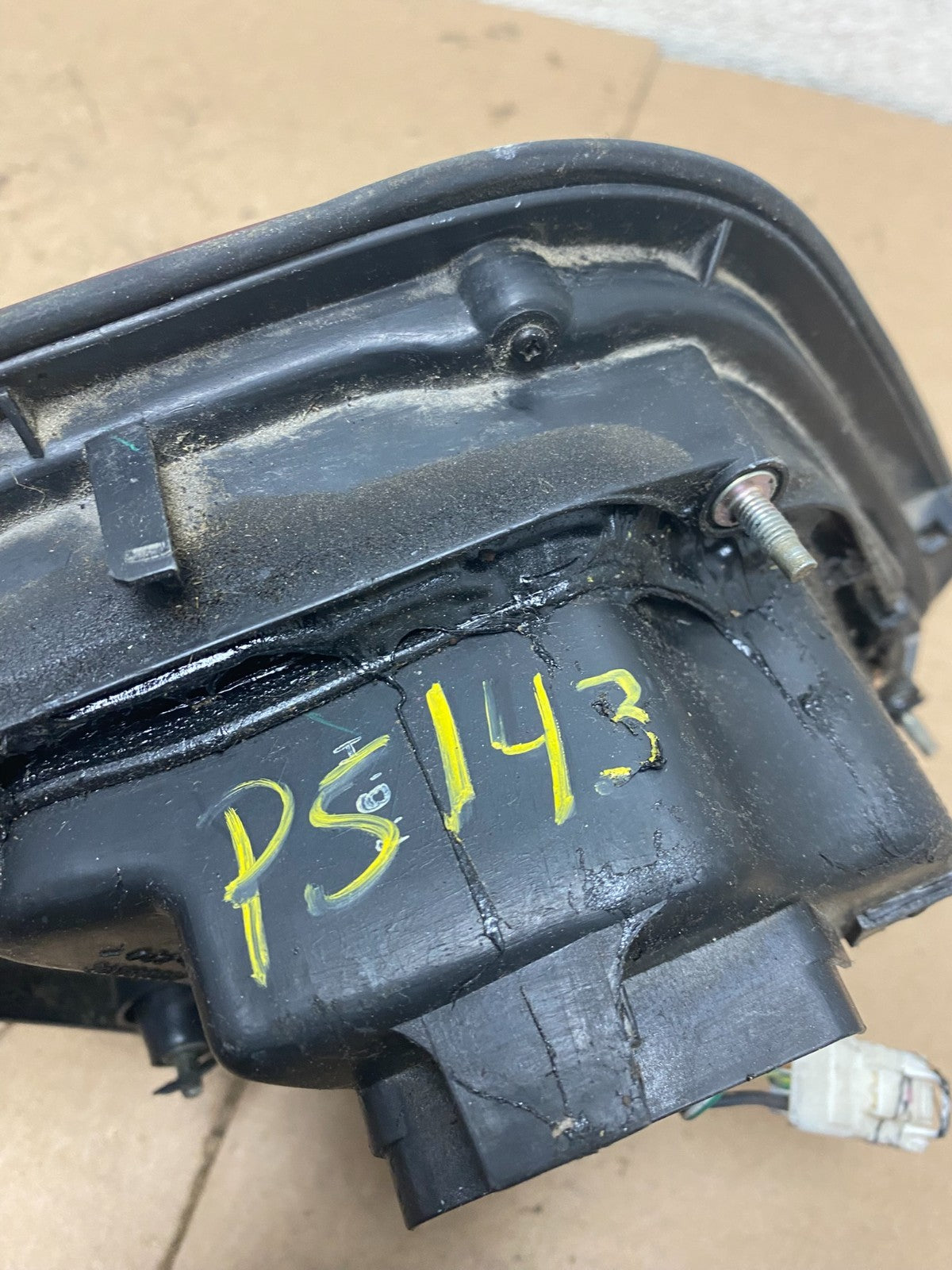 1997 1998 1999 Nissan Maxima Right Passenger RH Inner Tail Light Oem P5143 DW7