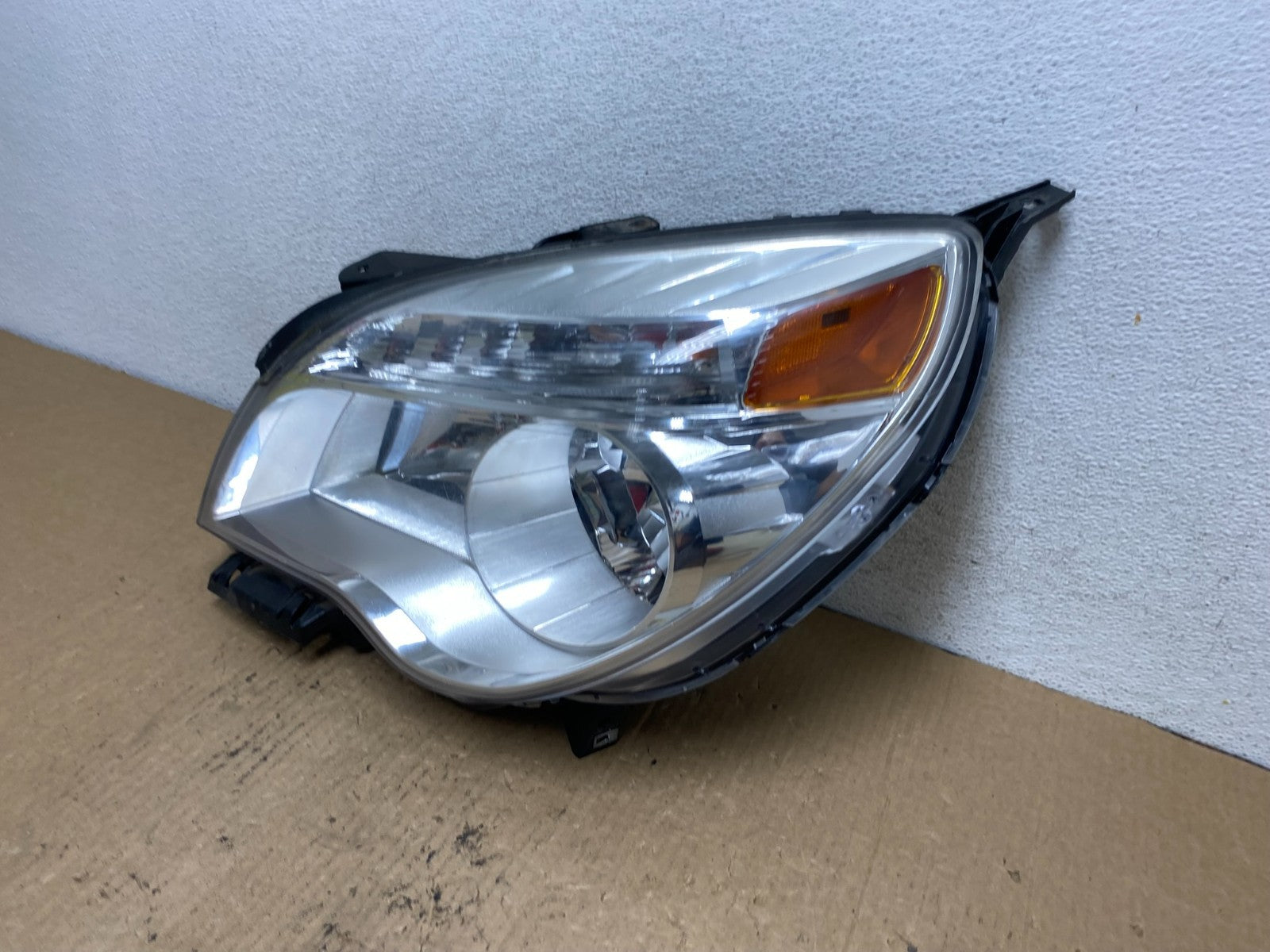 2010-2015 Chevrolet Equinox Halogen Headlight Left Driver LH Side AG2343 DW1