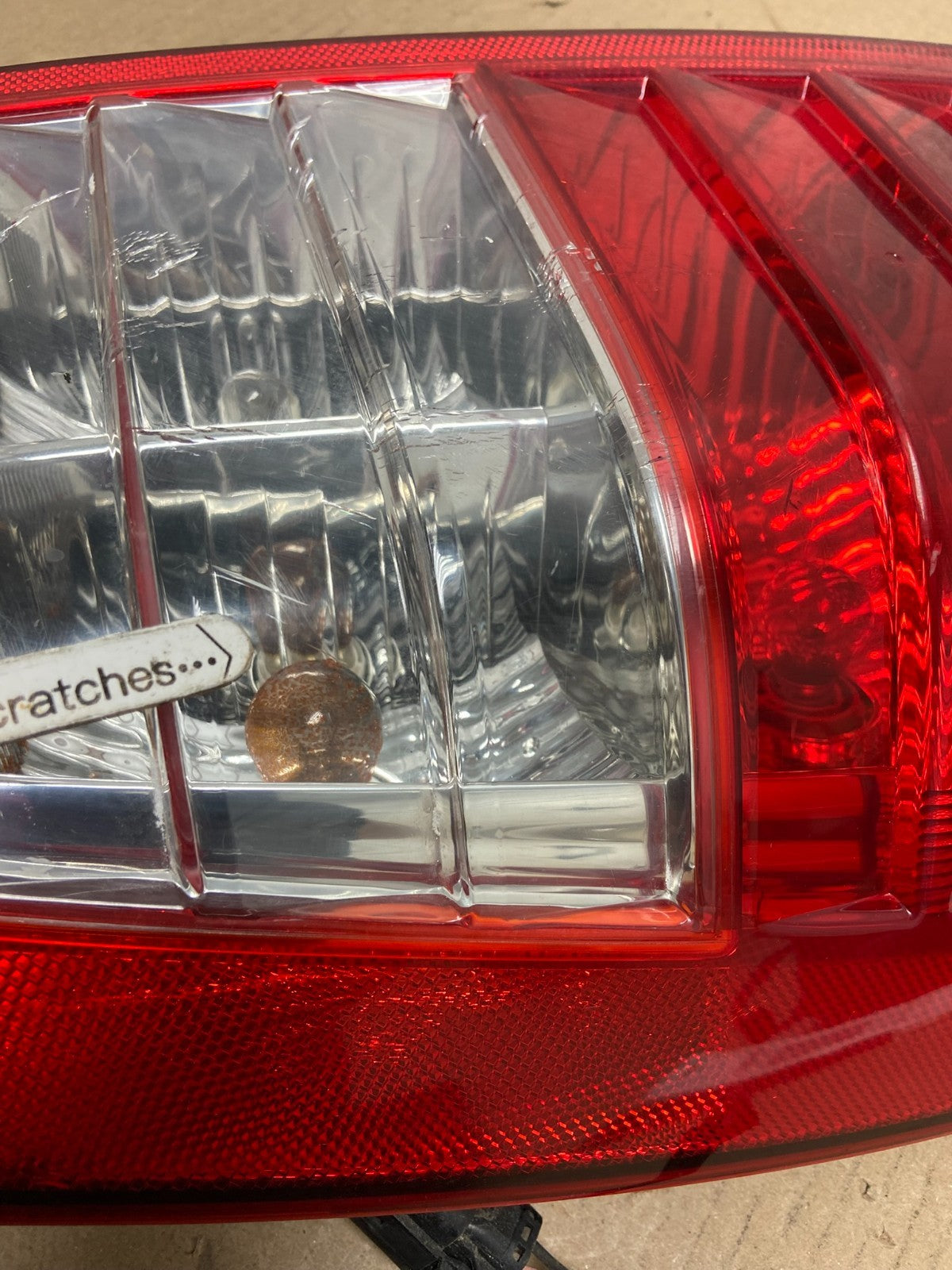 2007 2010 Hyundai Entourage Right Passenger RH Tail Light AE7351 DW3