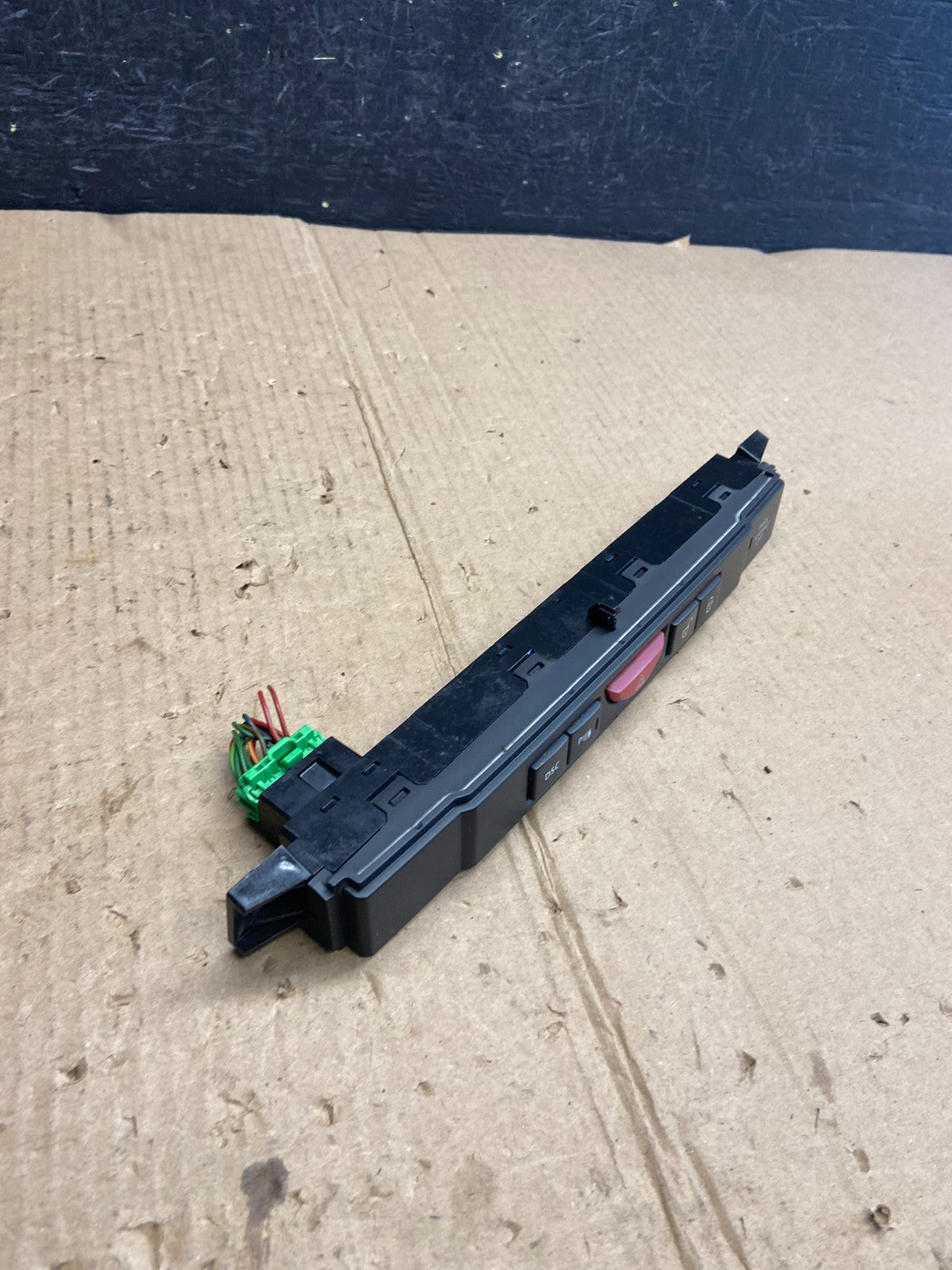 2006-2009 Land Range Rover Sport Center Console Hazard Door Lock Switch AE39711