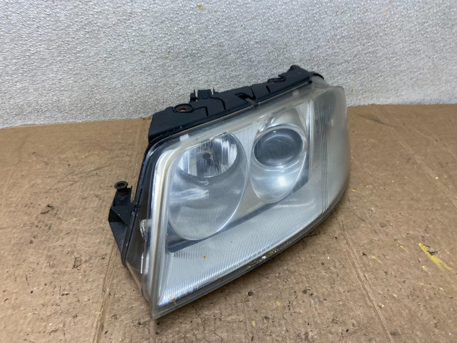 2001-2005 Volkswagen Passat Left Driver LH Halogen Headlight Oem AA3878 DW2