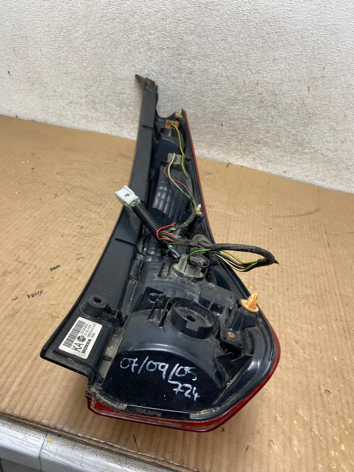 2005 to 2006 Honda Cr-v Crv Left Driver LH Tail Light AI8040 LK5