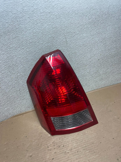 2005 - 2007 Chrysler 300 Left Driver Lh Side Tail Light AB0052 LK2