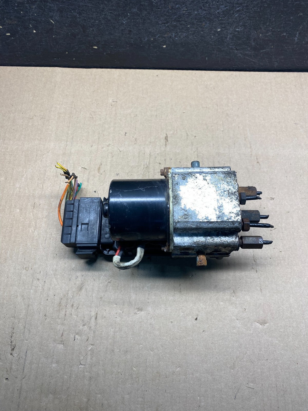 2004 2007 Ford E250 E350 Econoline Anti-Lock ABS Antilock Brake Pump AC9680 DG1