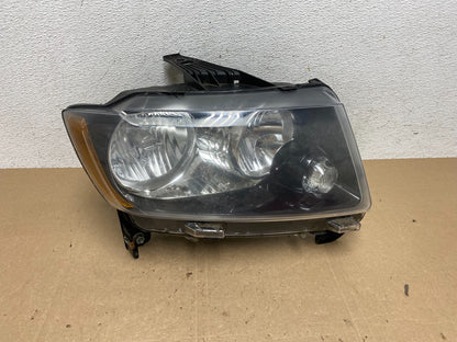 2011-2013 Jeep Grand Cherokee Right Passenger Halogen Headlight AE5080 DW0