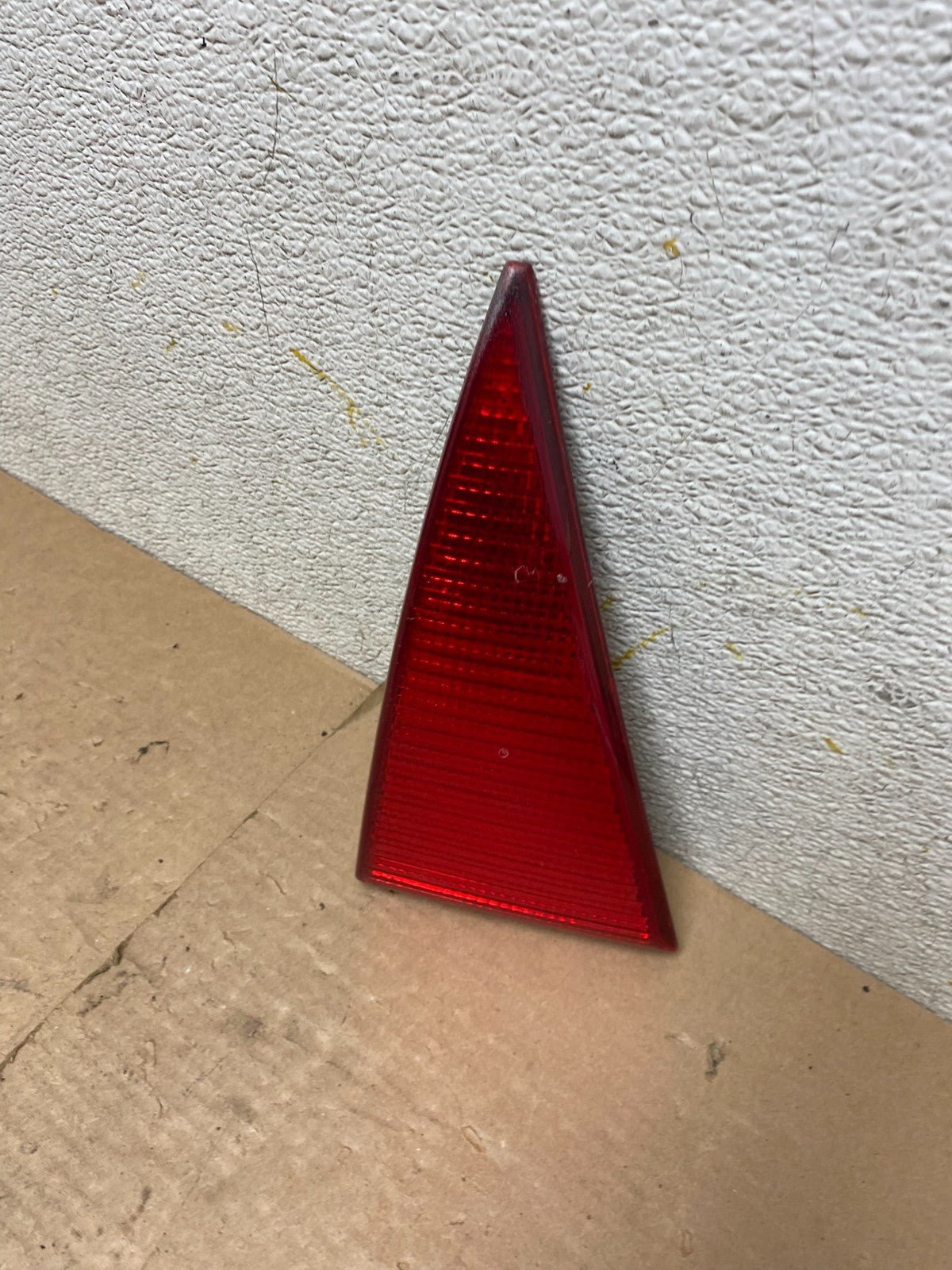 2004-2005 Mitsubishi Endeavor Right Passenger Rh Inner Tail Light Oem P42361