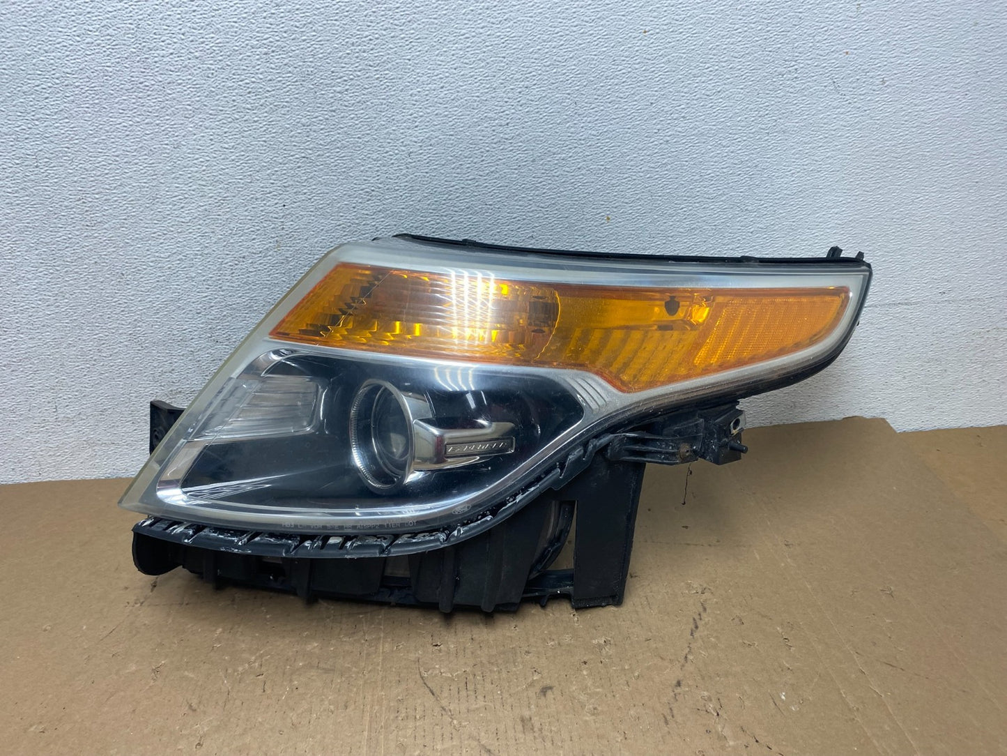 2011 to 2015 Ford Explorer Left Driver LH Halogen Headlight AD8032 DW0