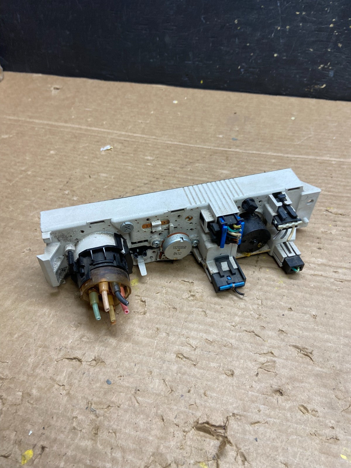 2008-2010 Chevrolet Express 1500 2500 3500 Climate Control Panel W1766 DG5