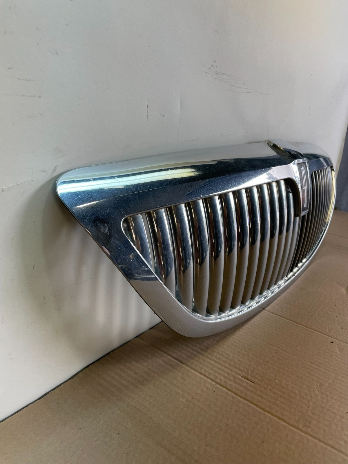 2003 to 2011 Lincoln Town Car Front Upper Grille Grill Chrome W/Emblem AH6459 DG2