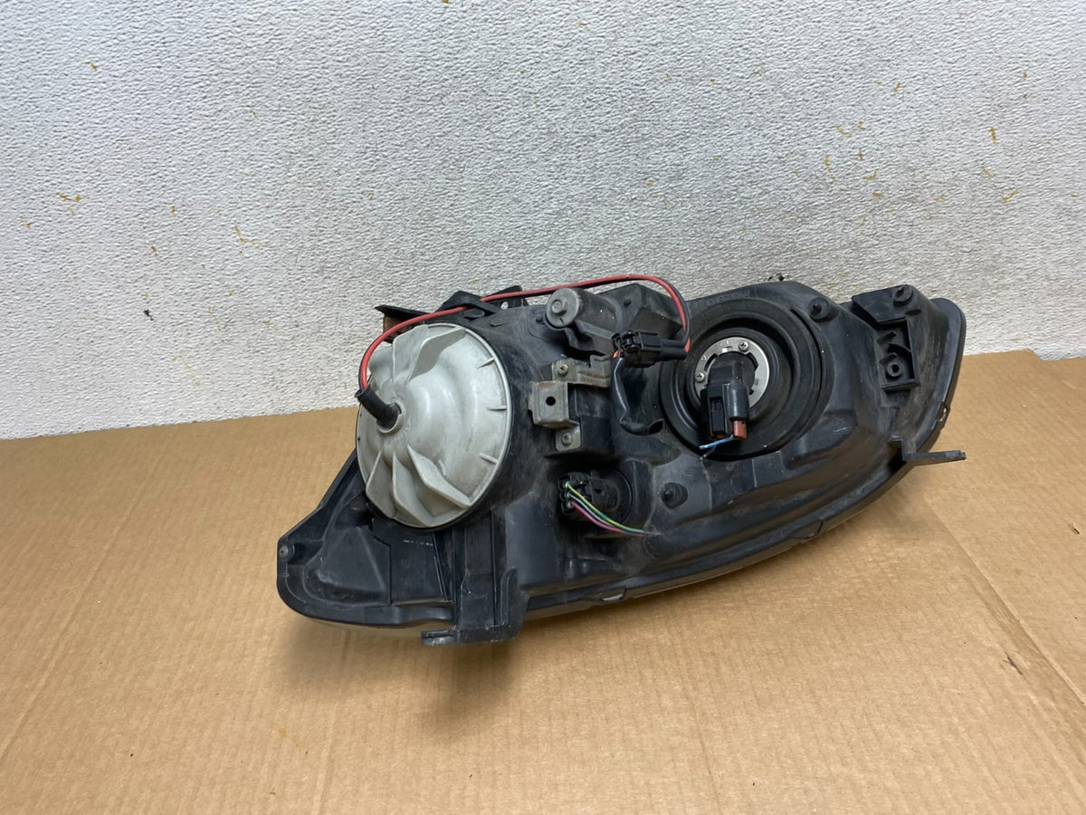 2002 to 2004 Nissan Altima Right Passenger Side Halogen Headlight AI5666 DW6