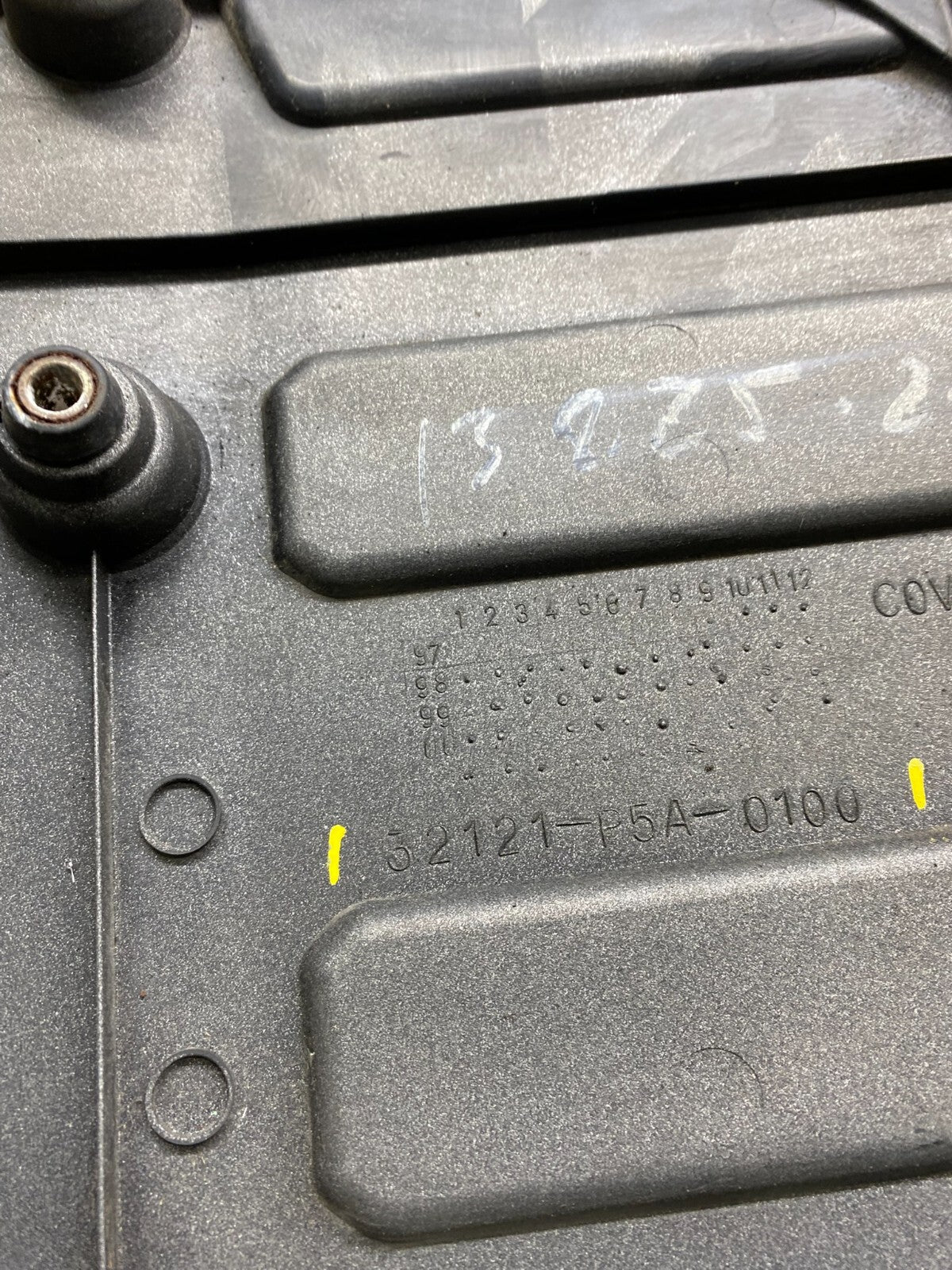 1999 to 2004 Acura RL 3.5L Engine Cover 32121-p5a-0100 M3107 DG8