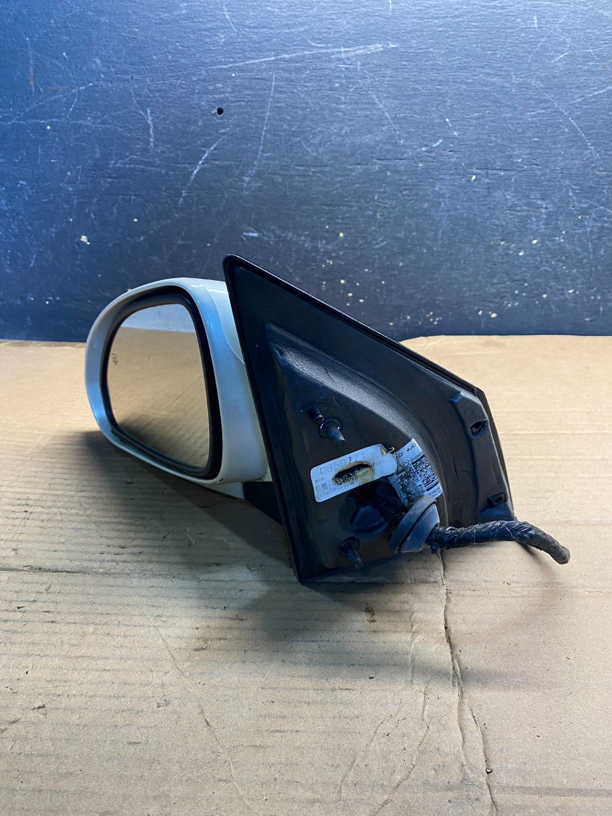 2008-2012 Buick Enclave Left Driver Heat Door Heated Mirror OEM AA5627 MS11