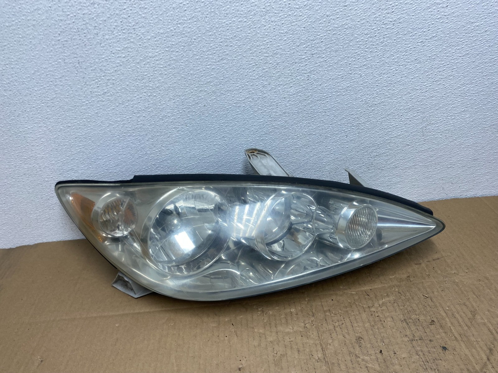2005 to 2006 Toyota Camry Right Passenger RH Halogen Headlight Oem AB8248 DW0