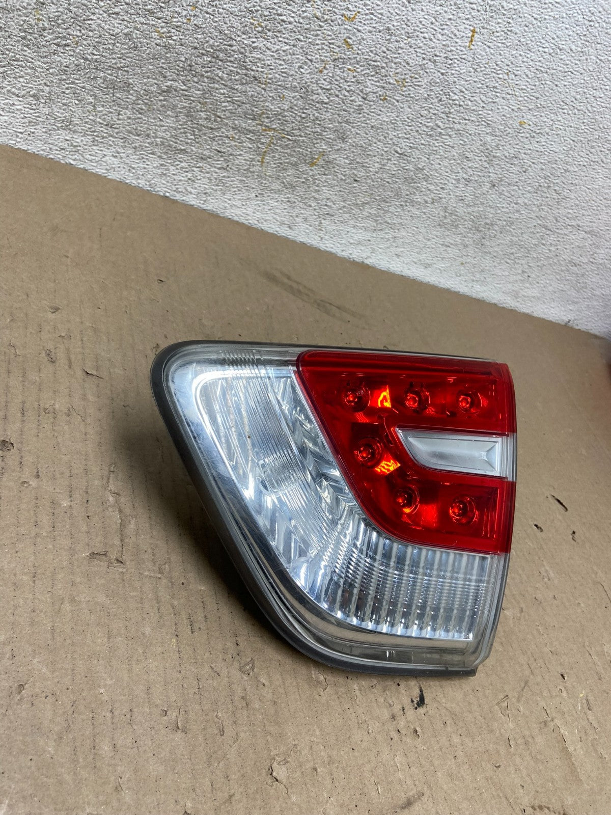 2013 to 2016 Nissan Pathfinder Right Passenger Inner Tail light ah6830 DG2