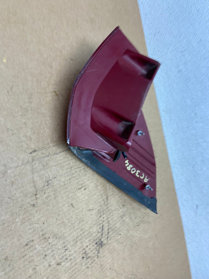 2004-2005 Toyota Sienna Right Passenger Rh Side Tail Light AC3084 LK4