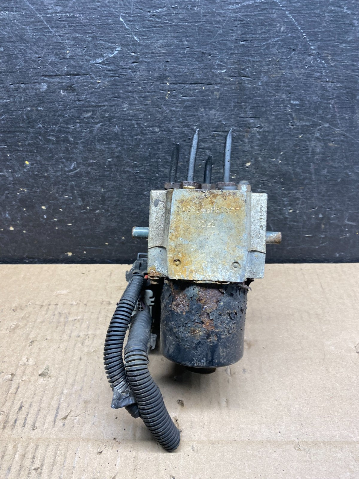 2004-2006 Chevrolet Express ABS Pump Control 13567118 Module U8916 PS2