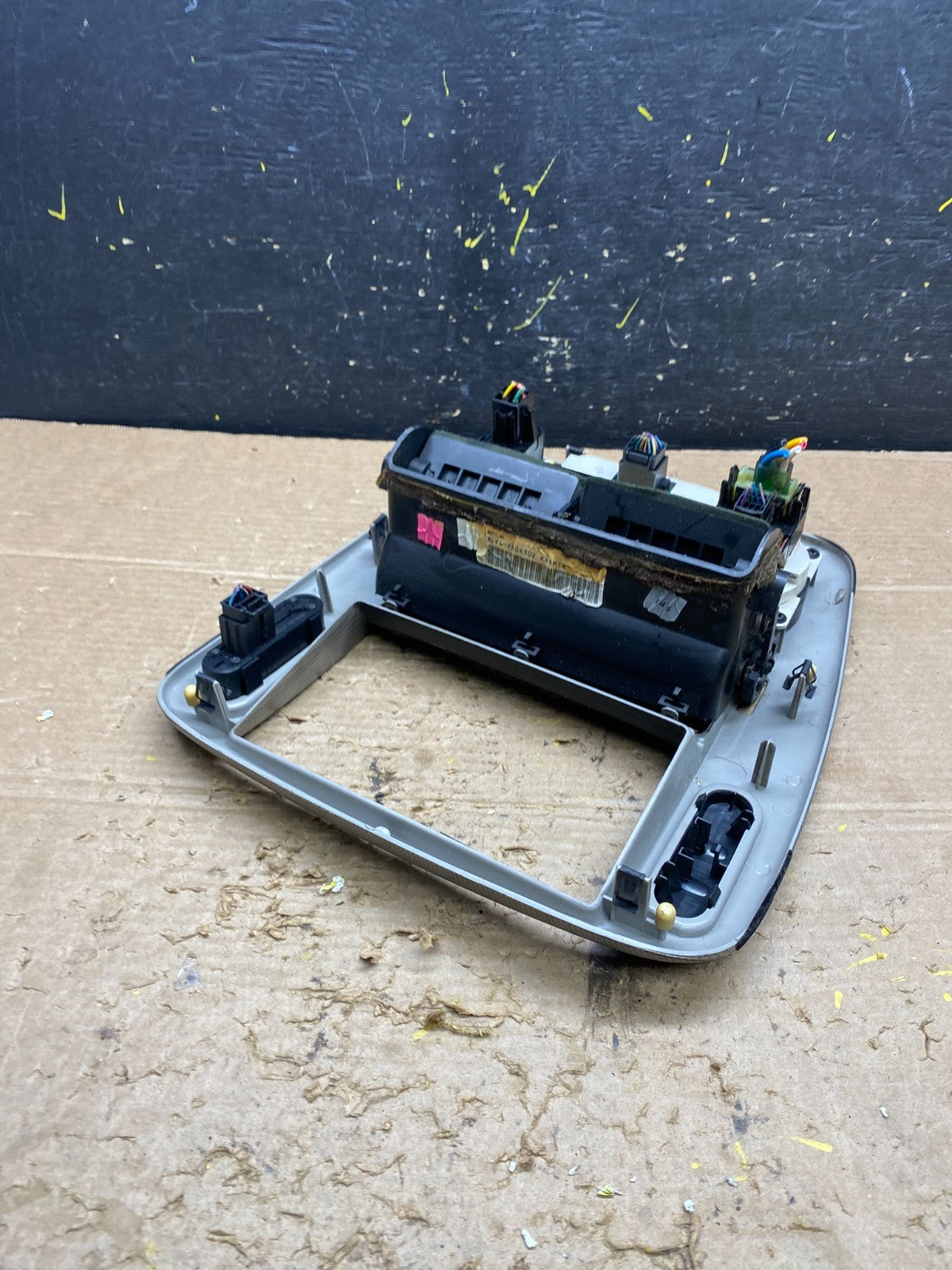 2002 to 2005 Ford Explorer Radio Dash Bezel Climate Control Air Vent X1321 DG4
